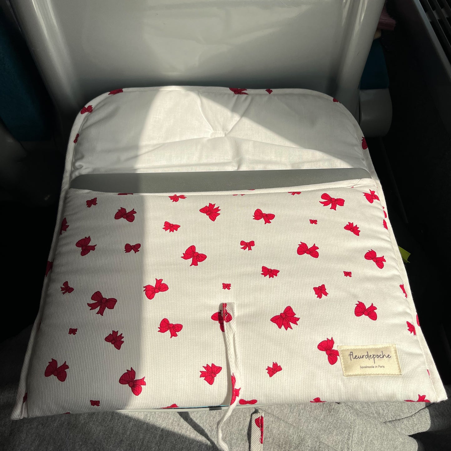 Laptop sleeve