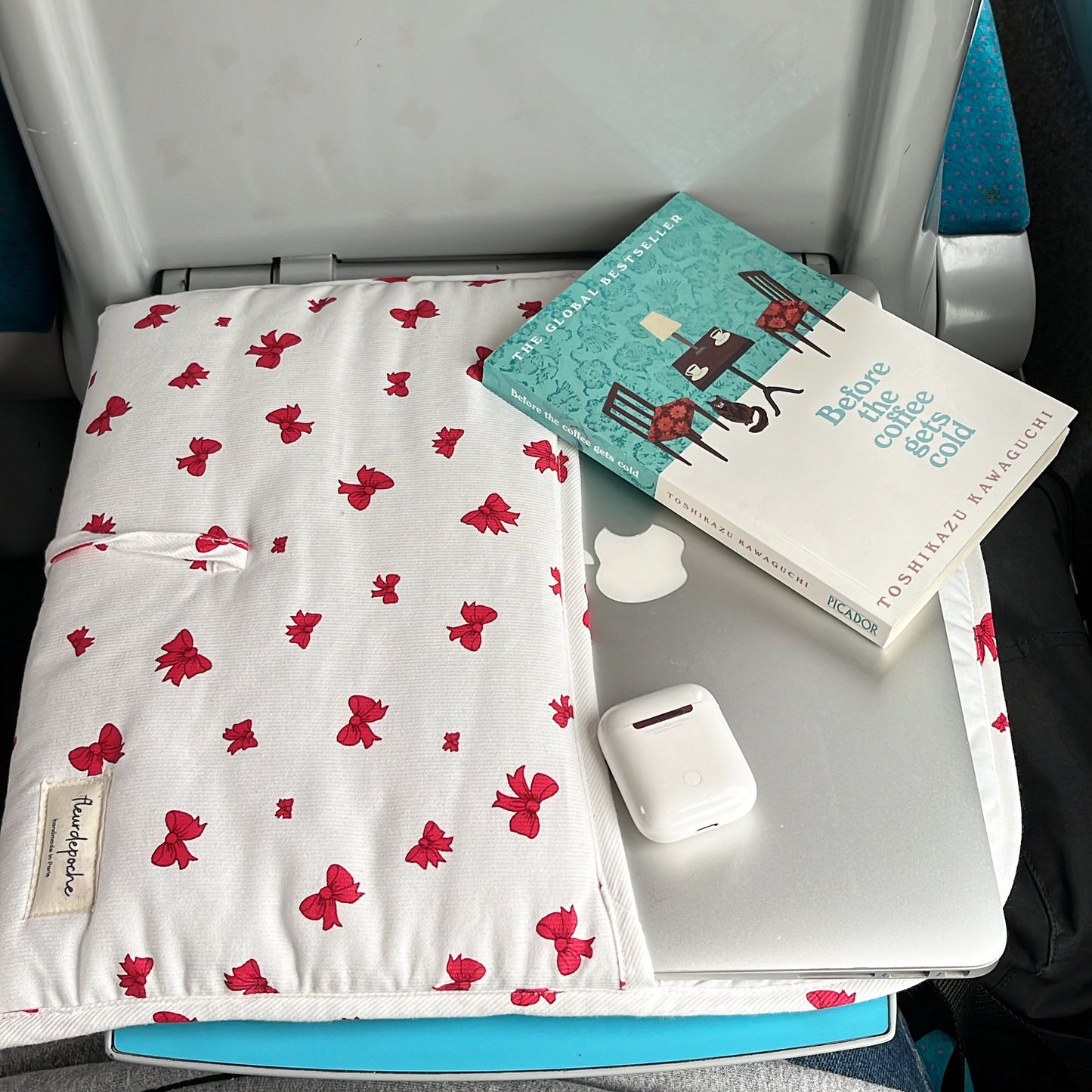Laptop sleeve