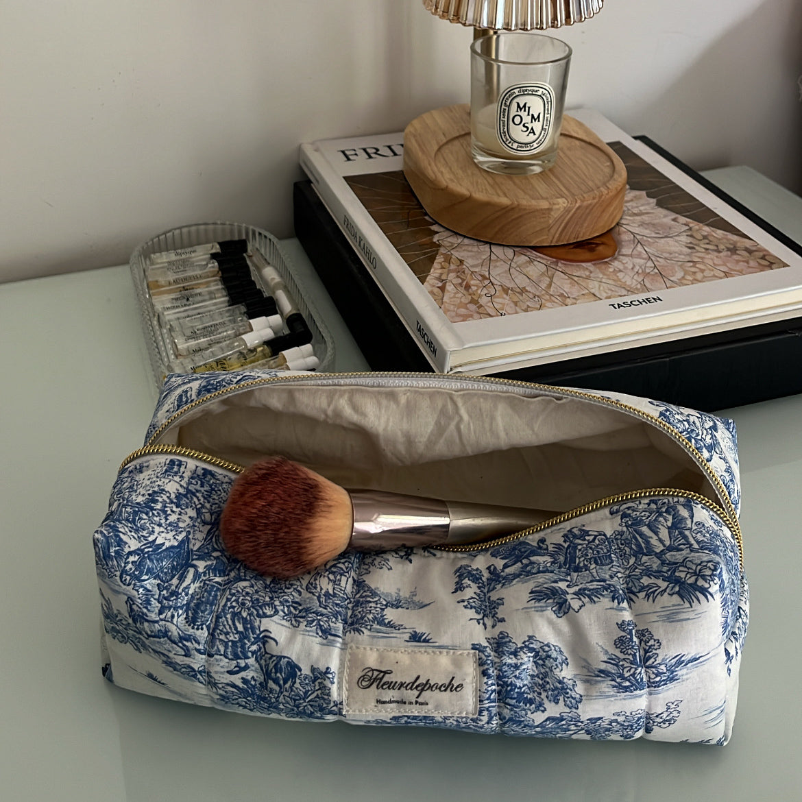 Brush & Pencil case "Toile de Jouy bleu”